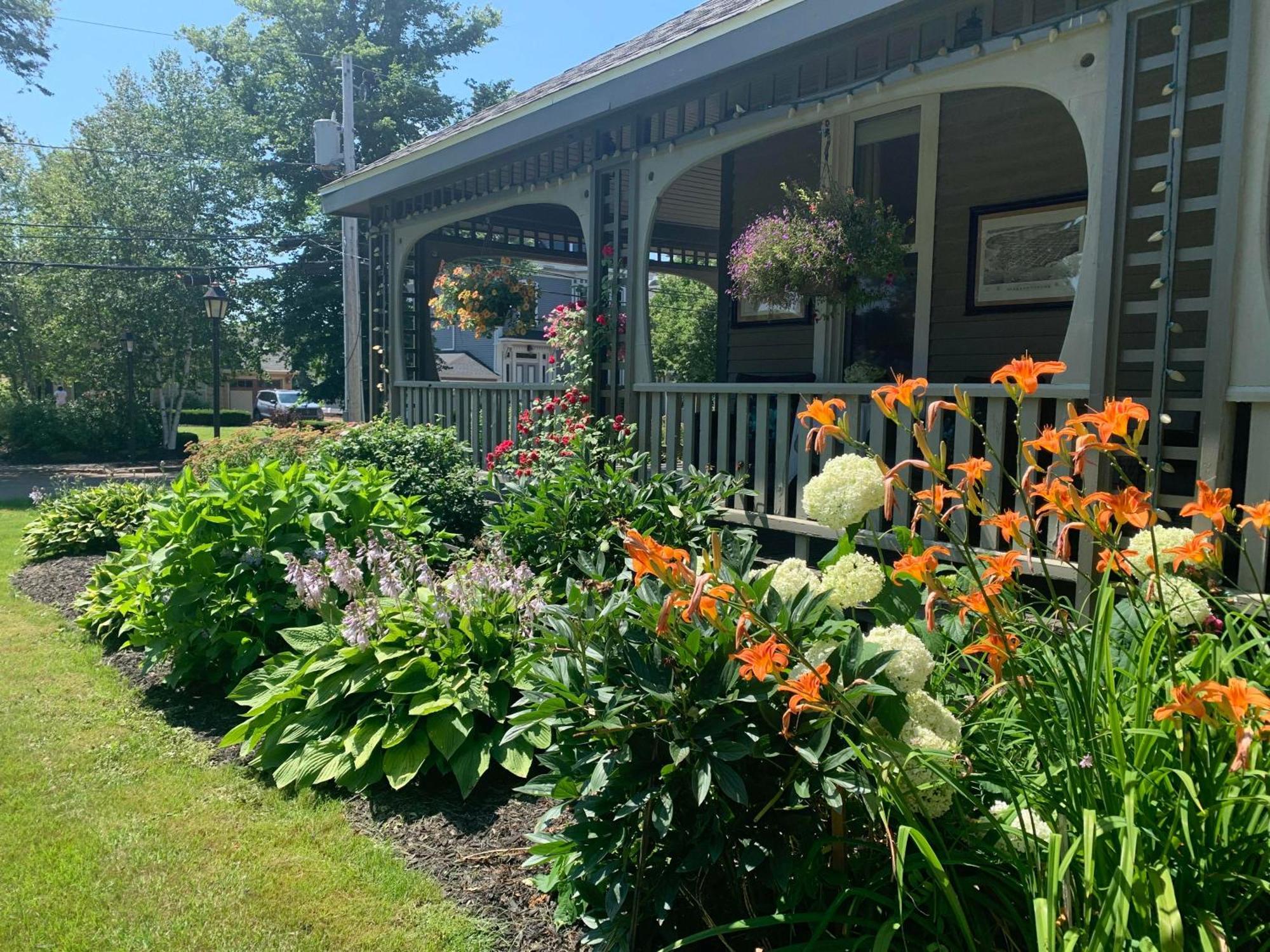 No 1 Grafton Inn Charlottetown Extérieur photo